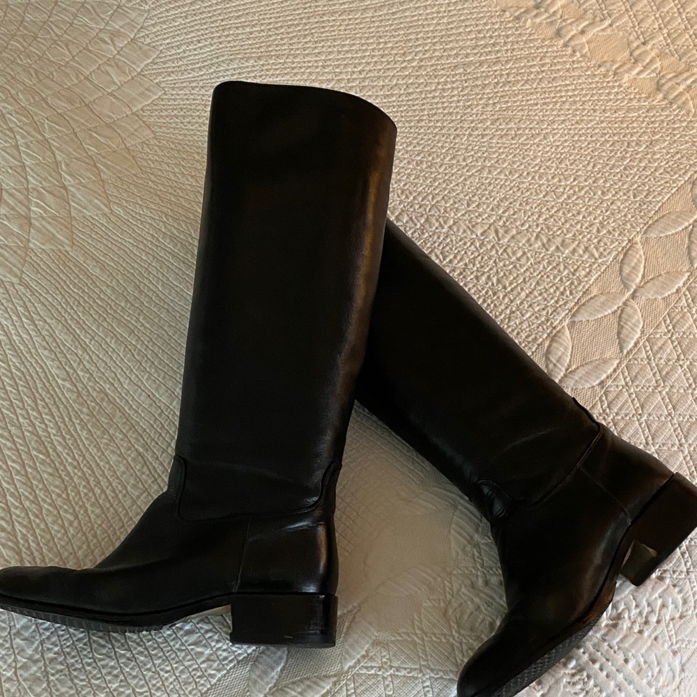 Ladies black glove leather tall boots size 8.5 W